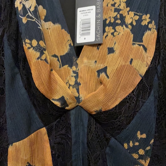 Sachin and Babi Mumbai dress - Picture 5 of 11